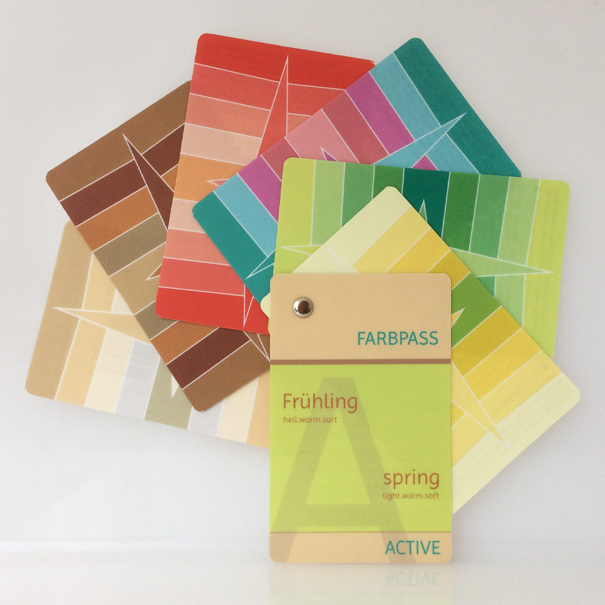 Farbfächer Frühlingstyp zur Farbberatung, Vorderseite - Active | Komood