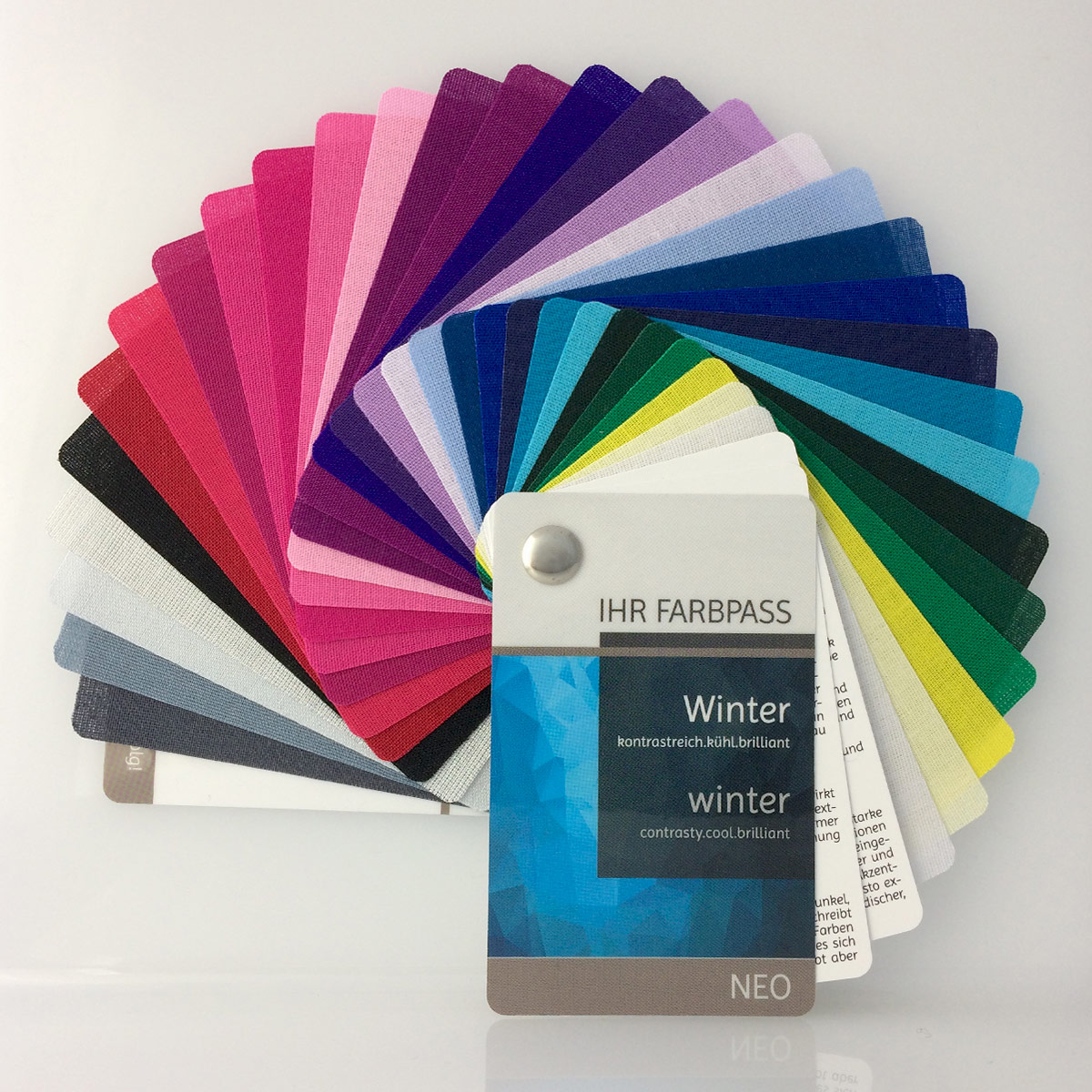 Farbpass Wintertyp zur Farbberatung, Vorderseite - Neo | Komood
